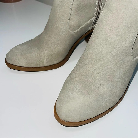 Maurices Addison Mid Ankle Block Heel Booties Taupe Gray 7 Women’s - Picture 4 of 14